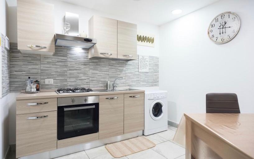 Graphite House Apartment Наполи Екстериор снимка