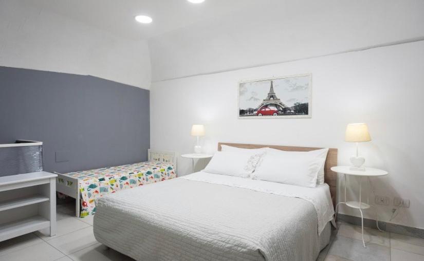 Graphite House Apartment Наполи Екстериор снимка
