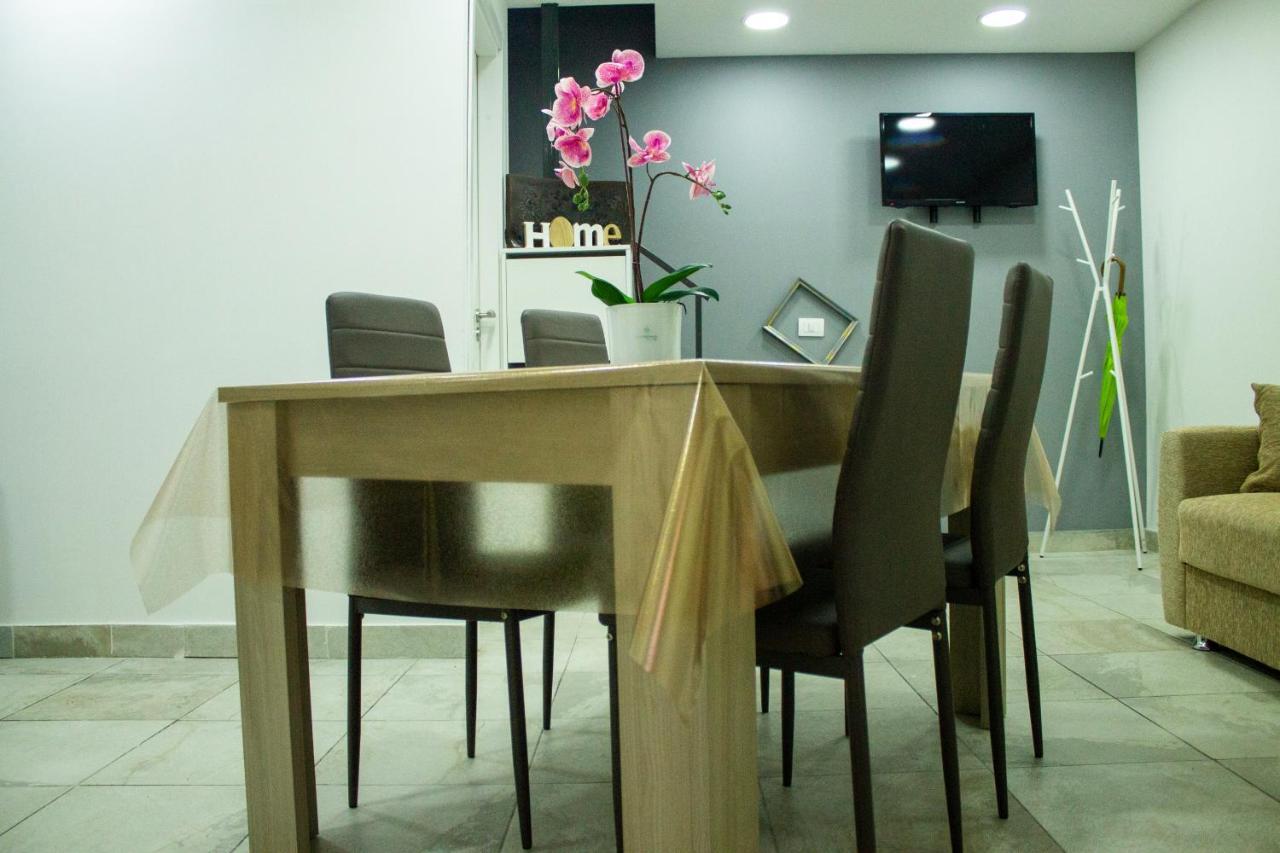 Graphite House Apartment Наполи Екстериор снимка