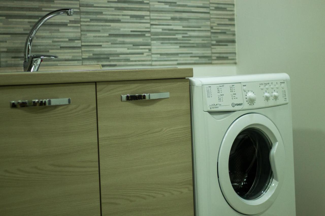 Graphite House Apartment Наполи Екстериор снимка